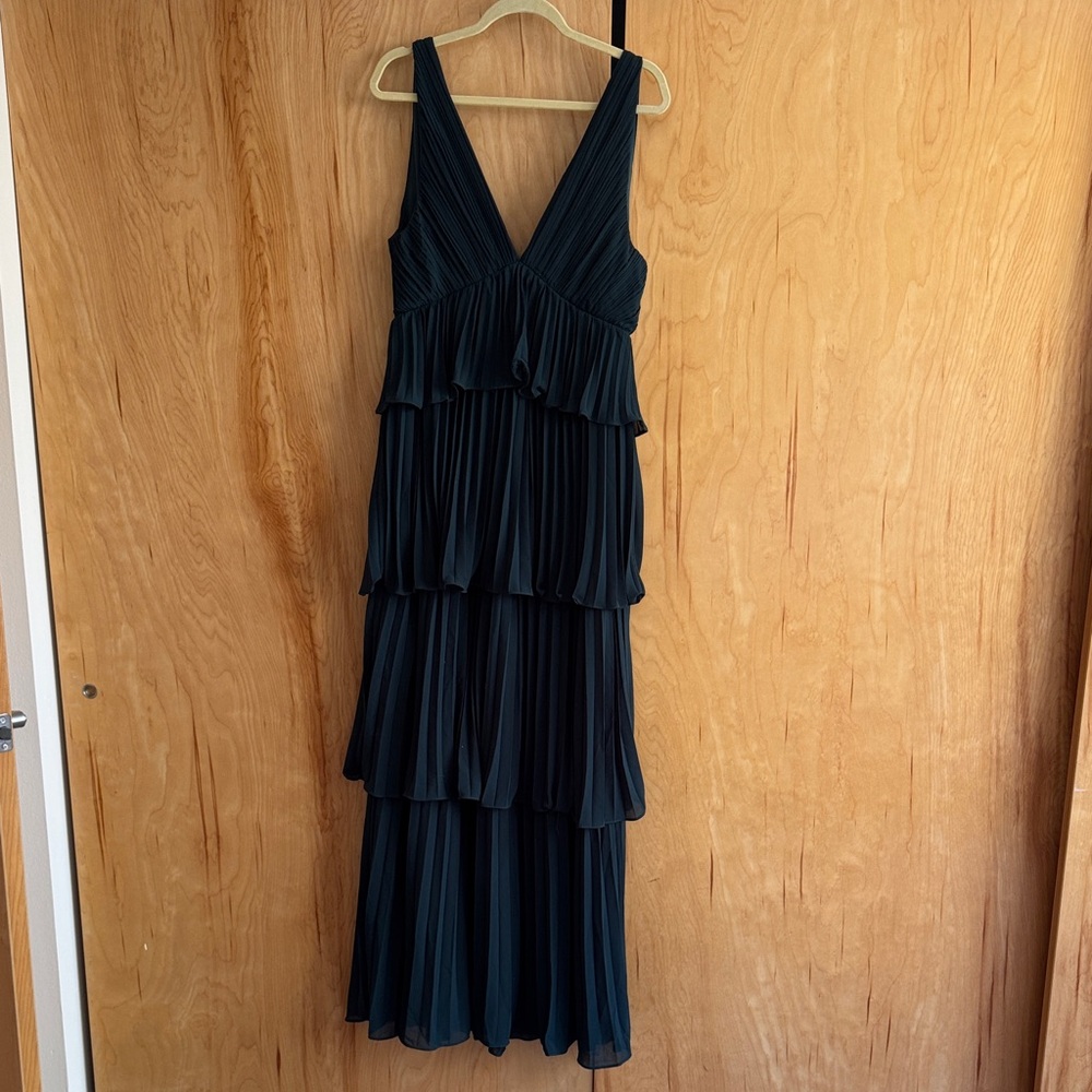 Lulu's dark green Tiered V-Neck Maxi Dress